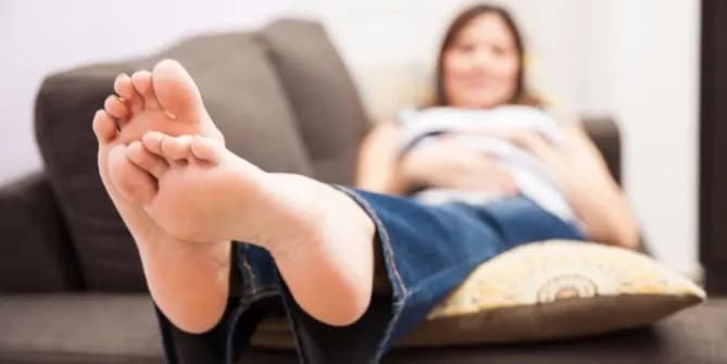 How To Make Your Third Trimester A Little More Comfortable At Work